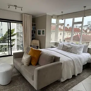 Cosy And Classy Sea Point Kapstadt